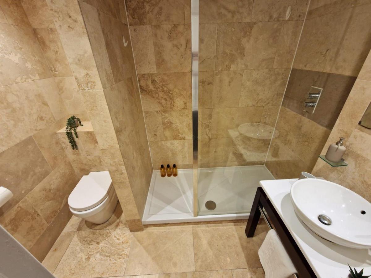 3 Bedrooms Flat Near Russell Square 런던 외부 사진